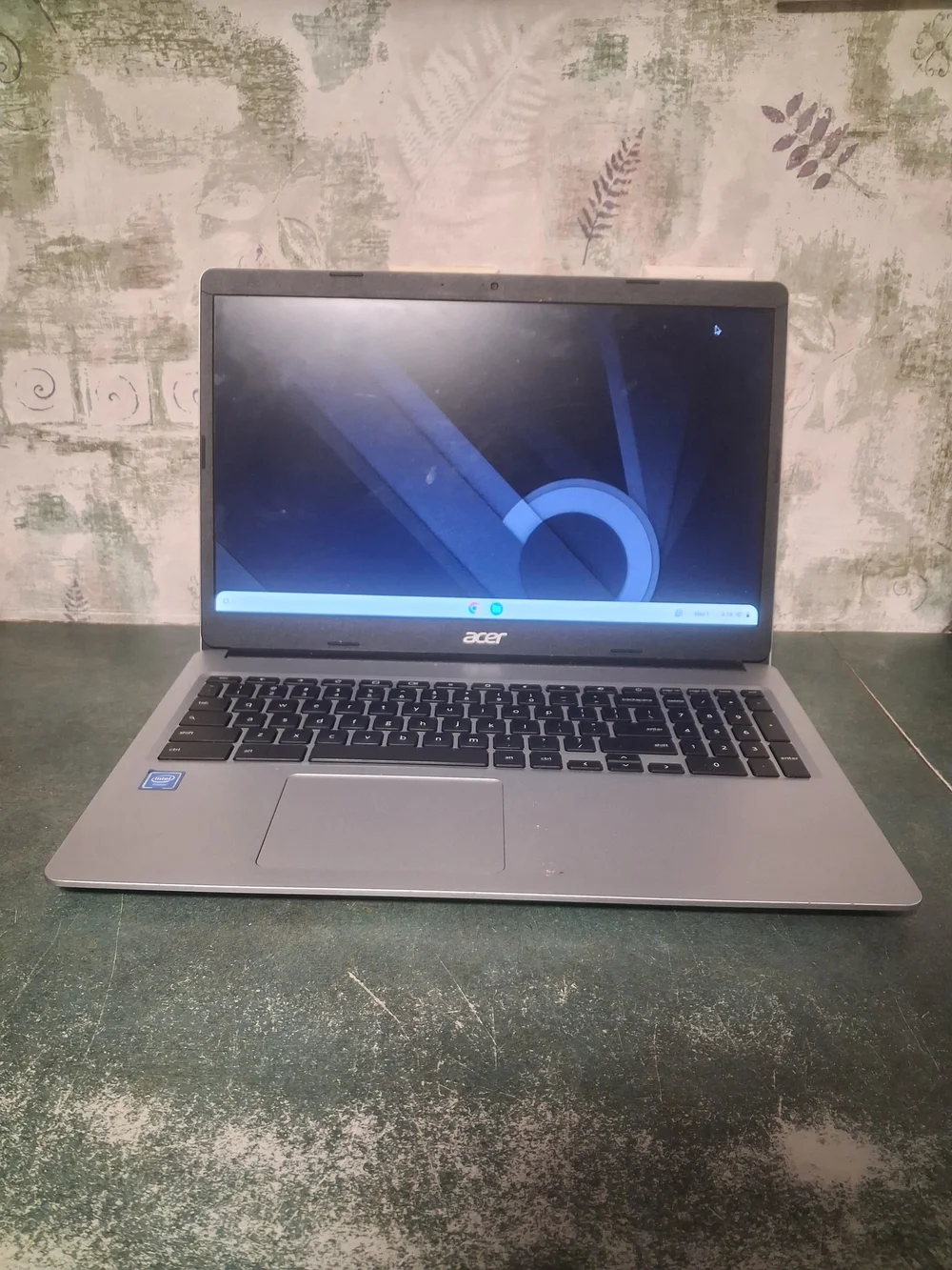 Acer Chromebook Laptop in Silver with Black Keyboard